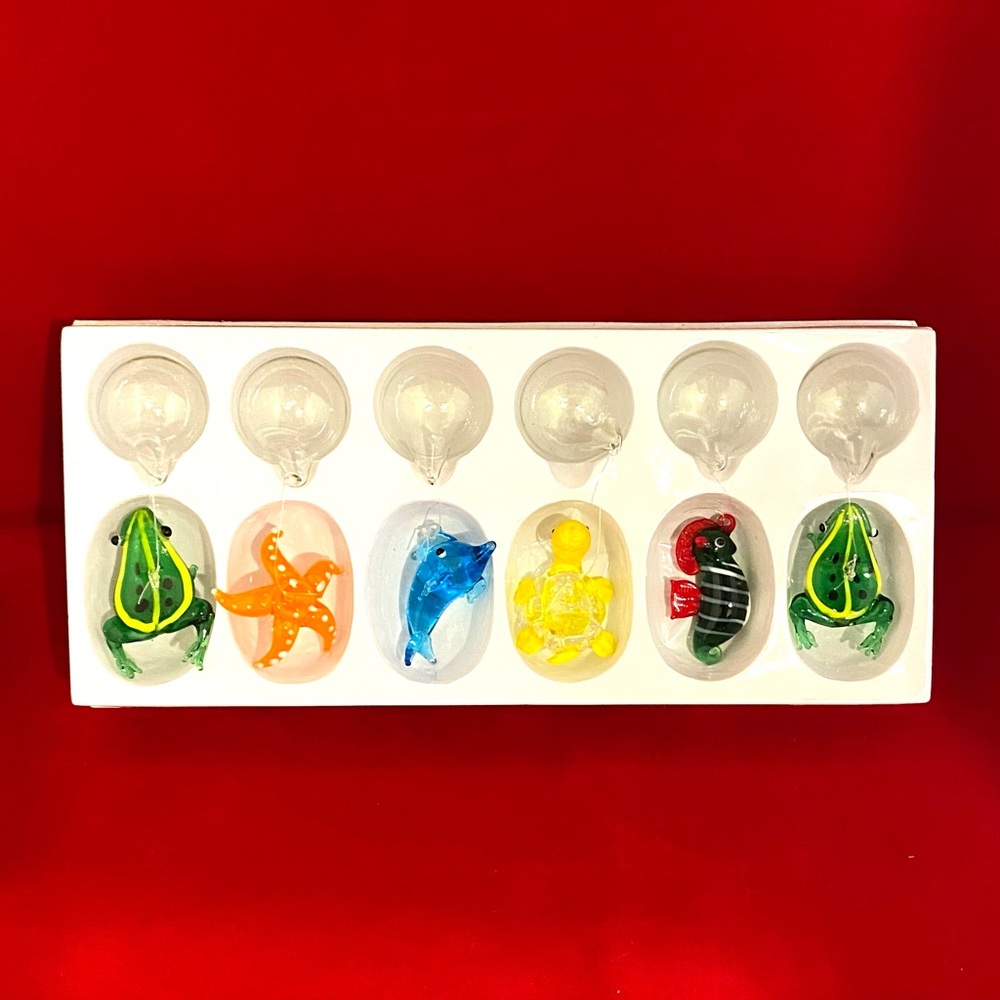Floating Aquatic Animals - Picture 2 of 9